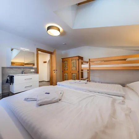 Holiday home Haus Eckhausl 2 Hirsch